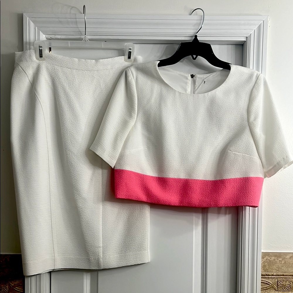 Black Halo color block pencil skirt and cropped top.